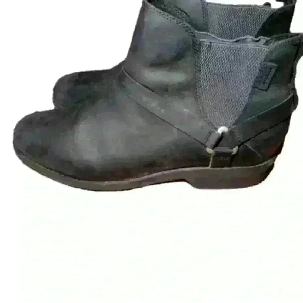 Teva Womans 10 slip on leather boots